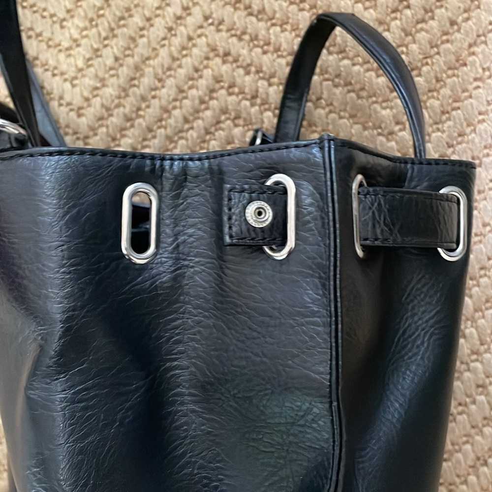 Matt & Nat - Crossbody Shoulder Faux Leather Purse - Black - Picture 15 of 16